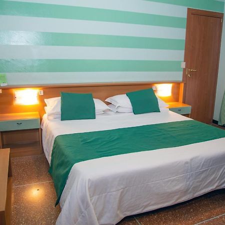 Albergo Glory Borghetto Santo Spirito Dış mekan fotoğraf