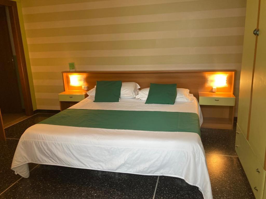 Albergo Glory Borghetto Santo Spirito Dış mekan fotoğraf