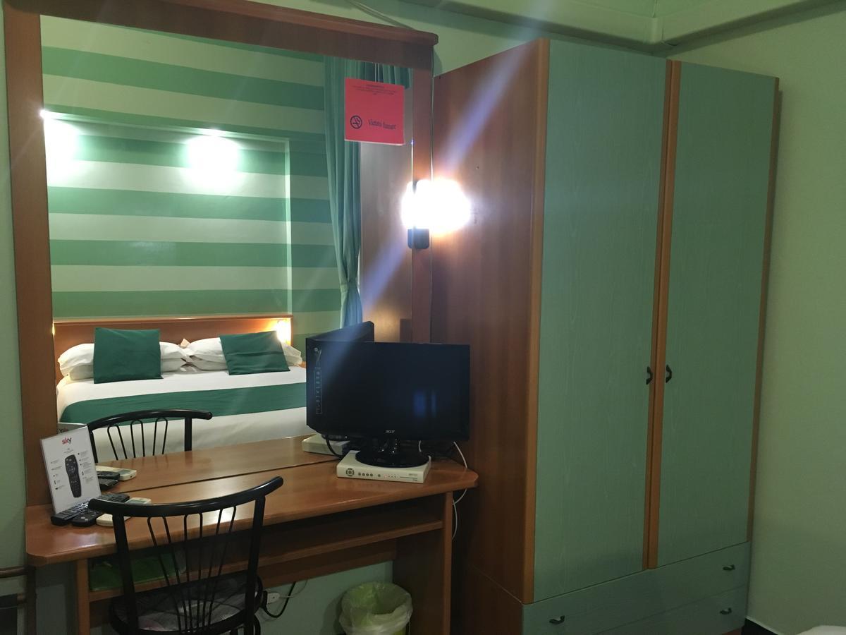 Albergo Glory Borghetto Santo Spirito Dış mekan fotoğraf