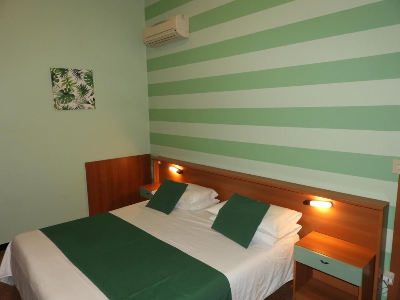 Albergo Glory Borghetto Santo Spirito Dış mekan fotoğraf