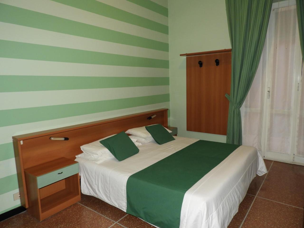 Albergo Glory Borghetto Santo Spirito Dış mekan fotoğraf