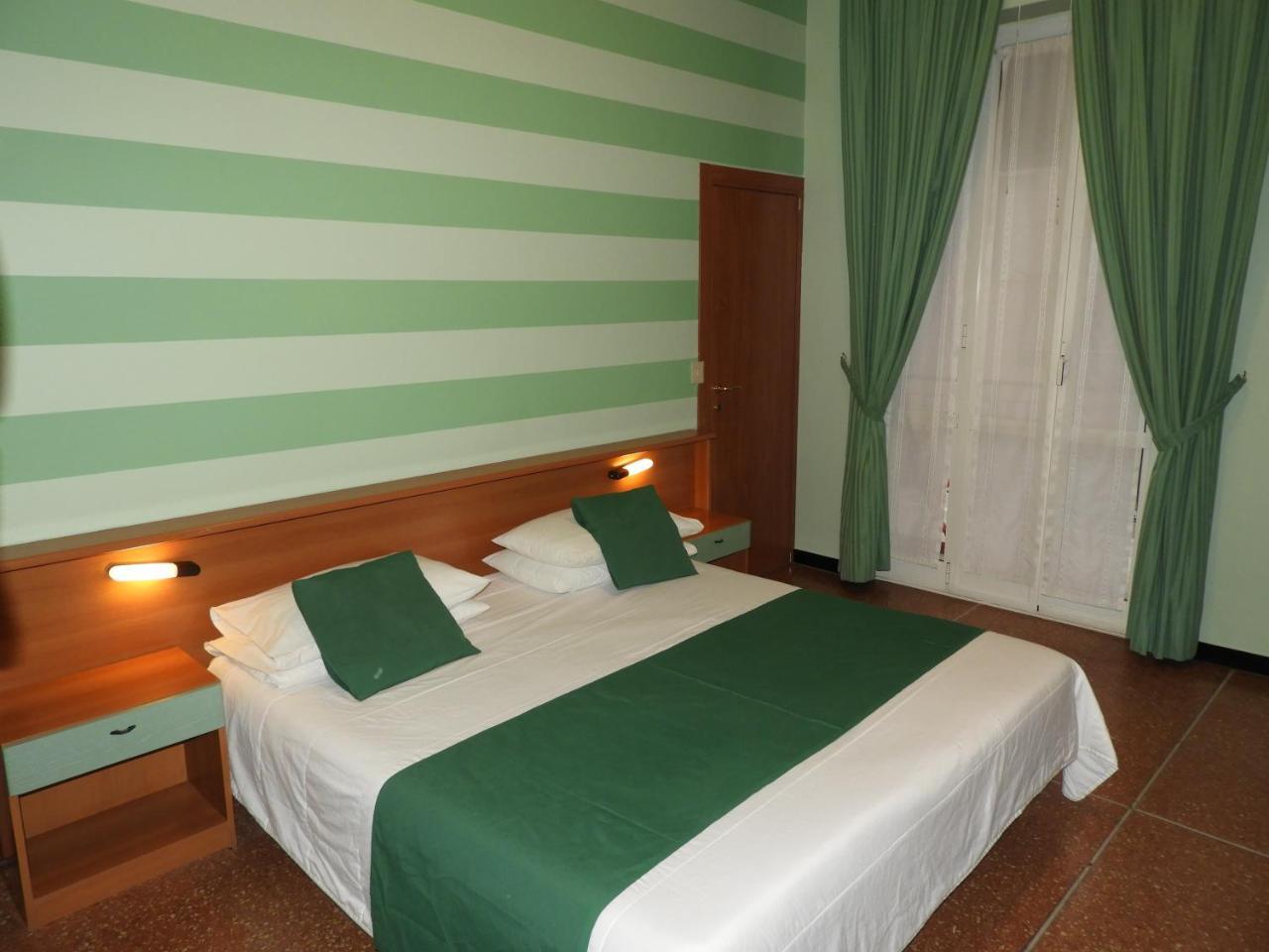 Albergo Glory Borghetto Santo Spirito Dış mekan fotoğraf